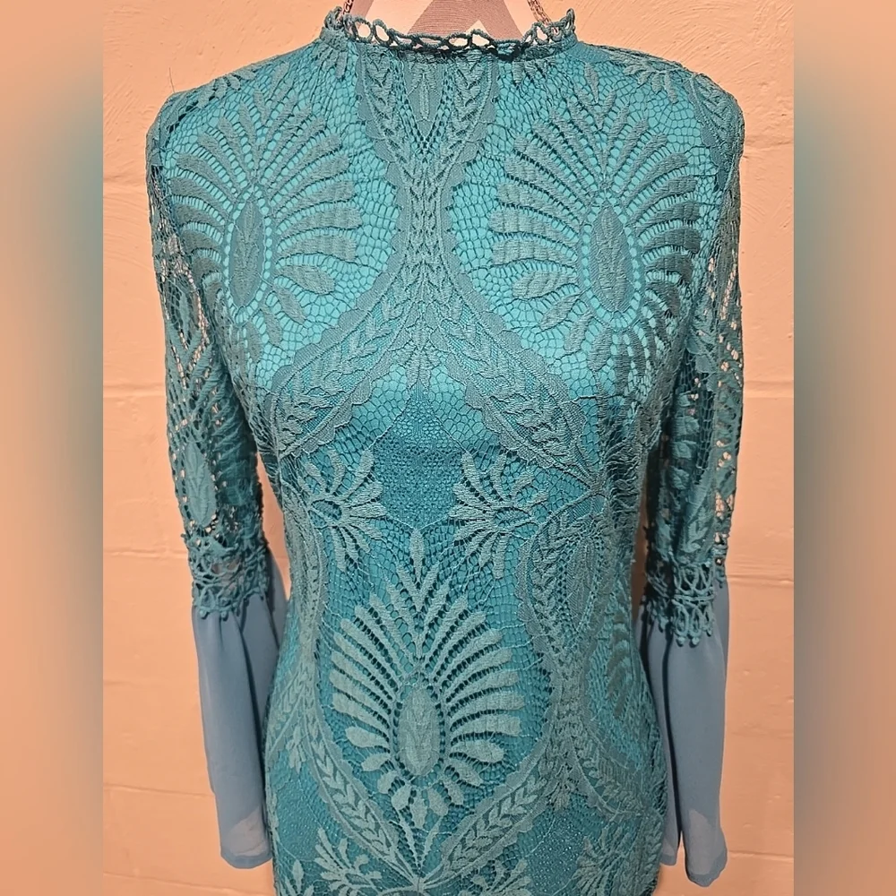 Eilly Bazar Bell Sleeve Scallop Hem Guipure Lace Fitted Dress Teal Size Large. - Picture 2 of 13